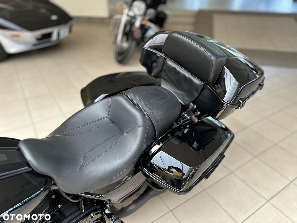 Harley-Davidson Touring Road Glide - 23