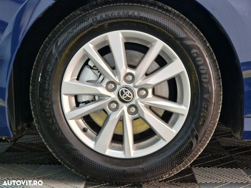 Toyota Camry 2.5 Hybrid Dynamic - 27