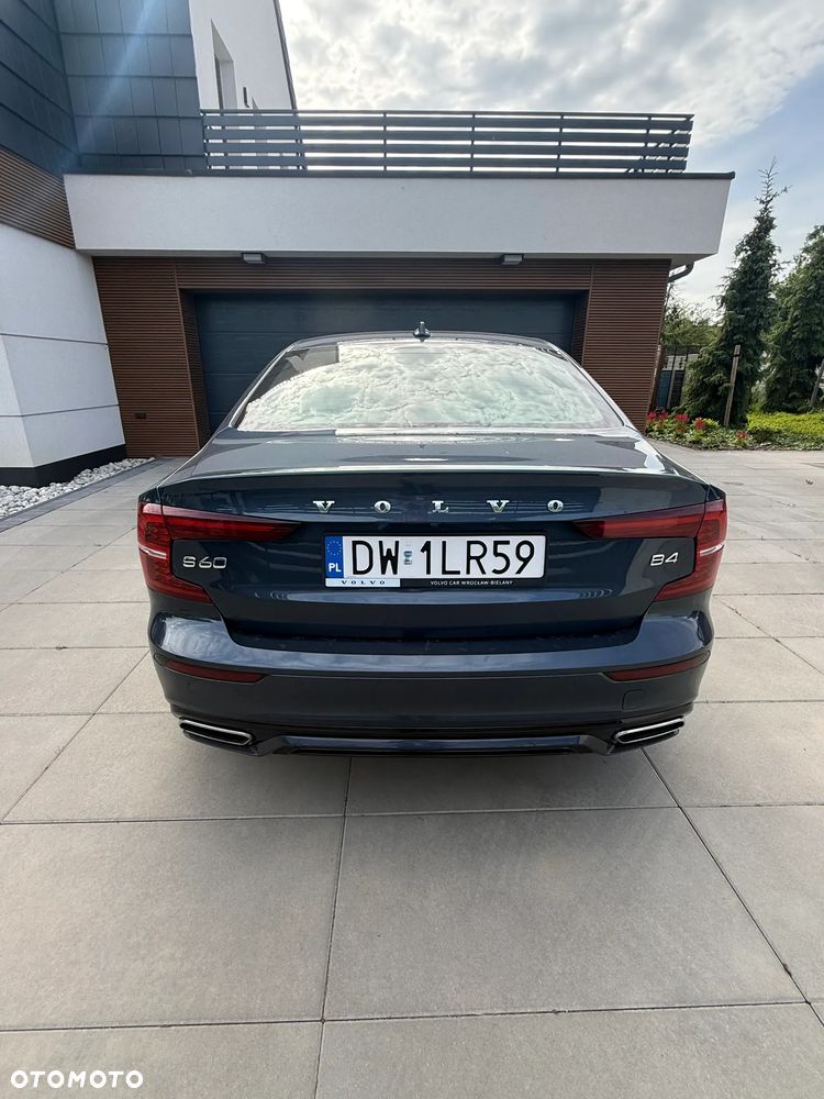 Volvo S60 B4 B R-Design - 9