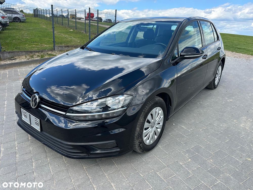 Volkswagen Golf - 1