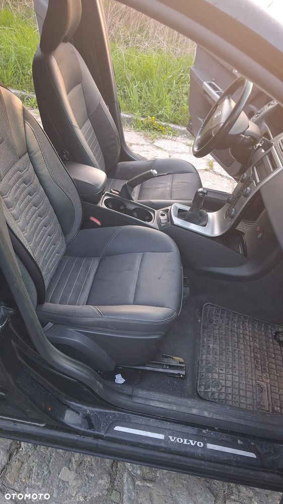 Na części VOLVO V50 (545) SILNIK 2.0 D 136KM Kod silnika: D4204T lakier 452-46 skrzynia maska zderzak drzwi klapa szyba fotel kanapa lusterko lampa deska GWARANCJA !!! Przód Tył Zestaw Komplet Drzwi Klapa Zderzak Błotnik Maska Grill Atrapa Szyba Pas Lampa Lusterko Boczki Fotel Kanapa Kokpit Deska Rozdzielcza Przełącznik Włącznik Sterownik Przewody Wiązka Instalacja Moduł Komputer Czujnik Listwa Pompa Alternator Wtryski Głowica Rozrusznik Kompresor Sprzęgło Dwumas Silnik  Skrzynia ABS Klimatyzacji Paliwa Wspomagania Kolektor Turbina Przepustnica Zawór Chłodnica Koło Hak Belka Sanki Zawieszenie Mcpherson Półoś Amortyzator Wydech Tłumik Zacisk Most - 14