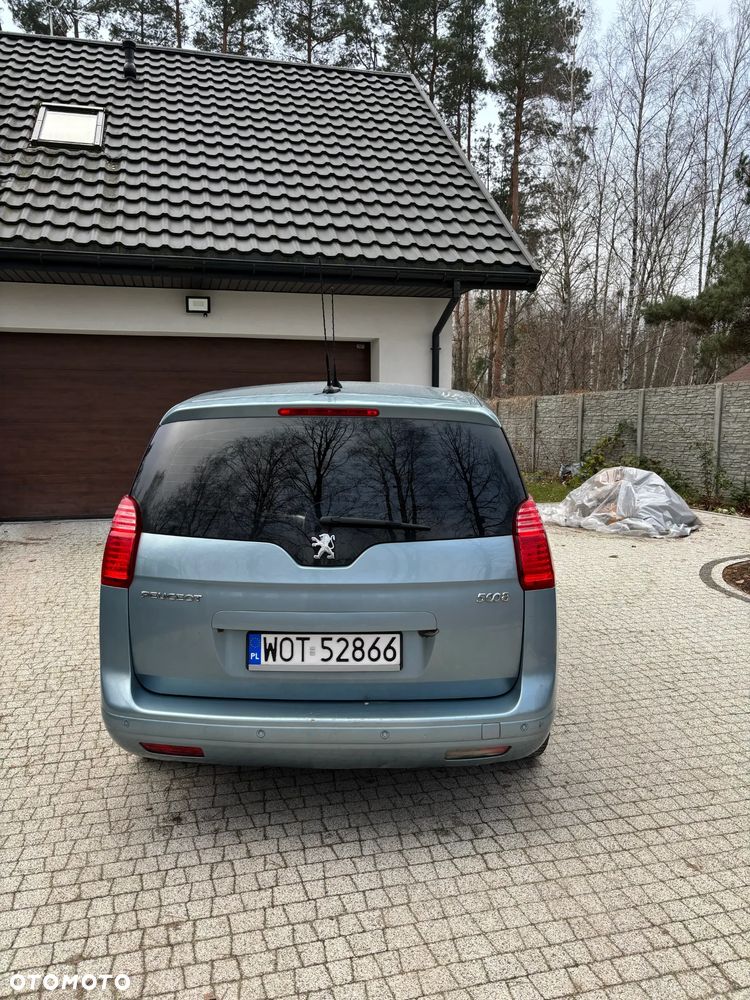 Peugeot 5008 - 10
