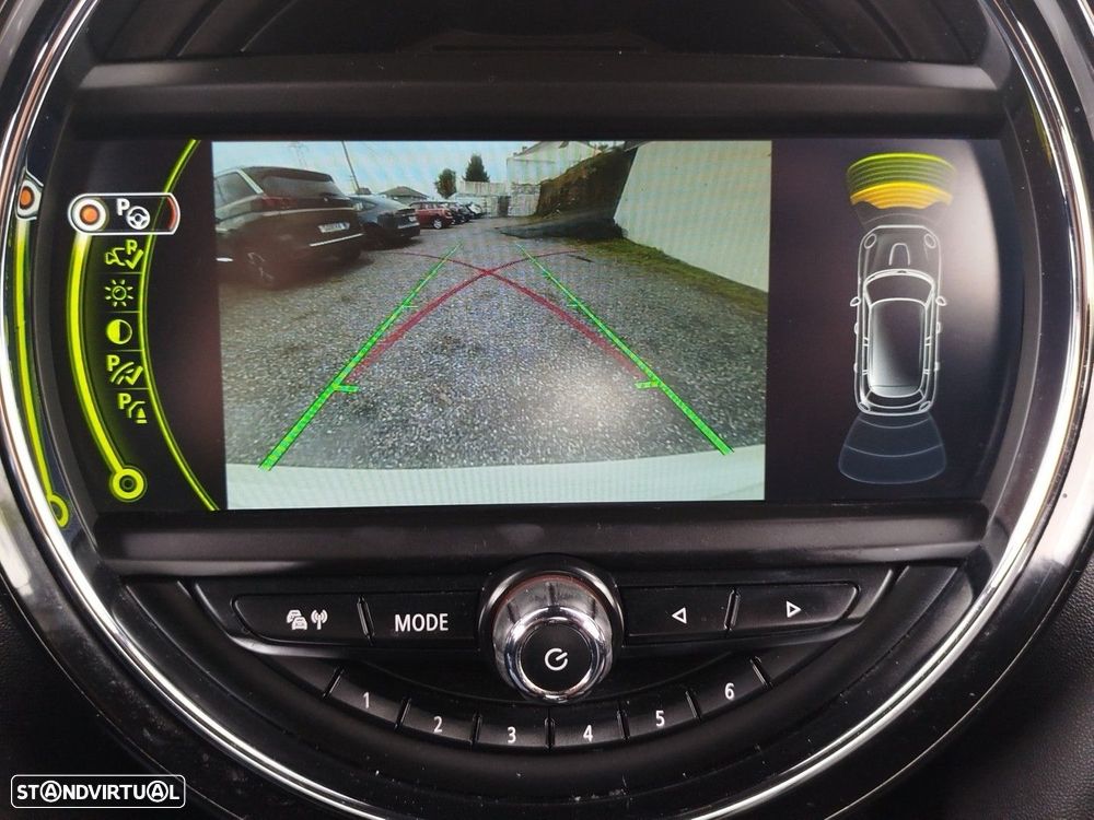 MINI 5 Portas Cooper D Auto - 9