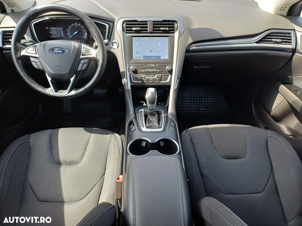 Ford Mondeo 2.0 HEV Titanium - 10