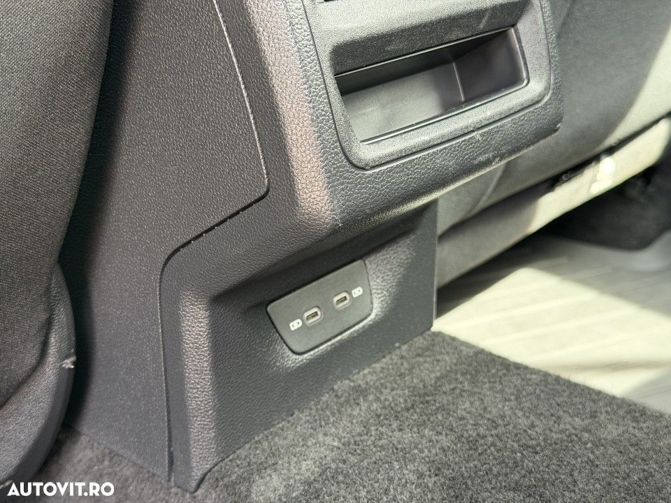 Volkswagen Golf - 23