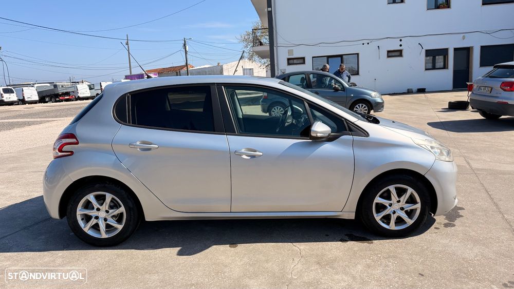 Peugeot 208 1.4 HDi Active - 4