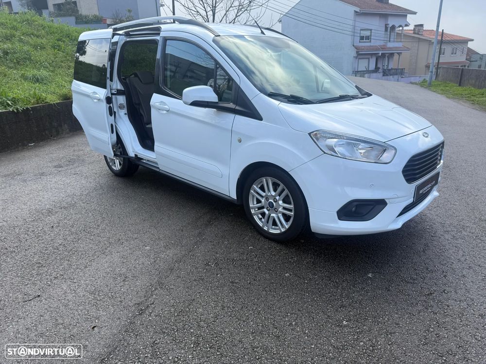 Ford Tourneo Courier 1.0 EcoBoost Titanium - 17
