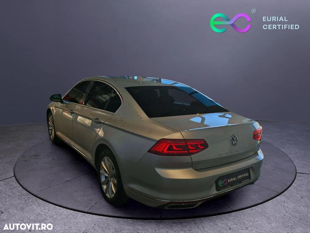 Volkswagen Passat Standard - 2