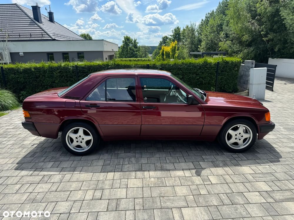 Mercedes-Benz W201 (190) - 8