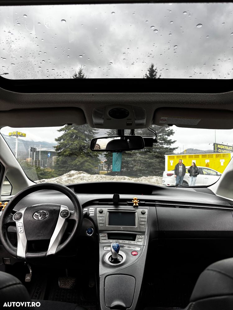 Toyota Prius (Hybrid) Sol - 7