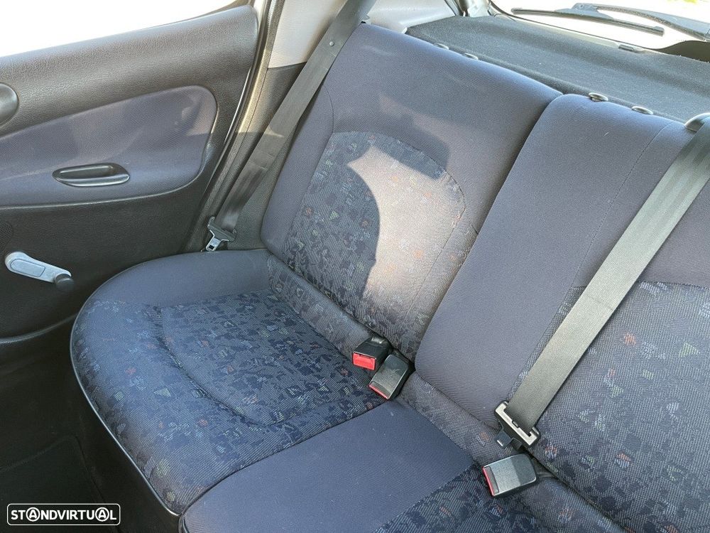 Peugeot 206 1.1 Color Line - 24