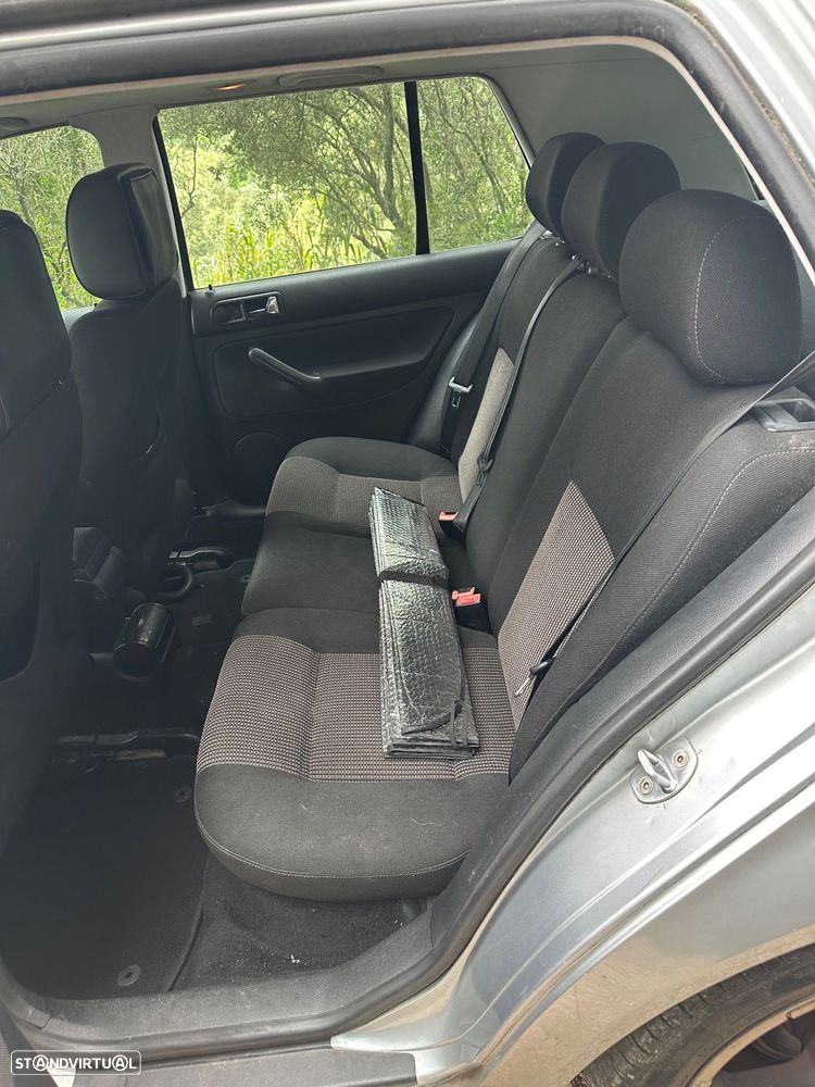 VW Golf 1.9 TDi Highline - 7