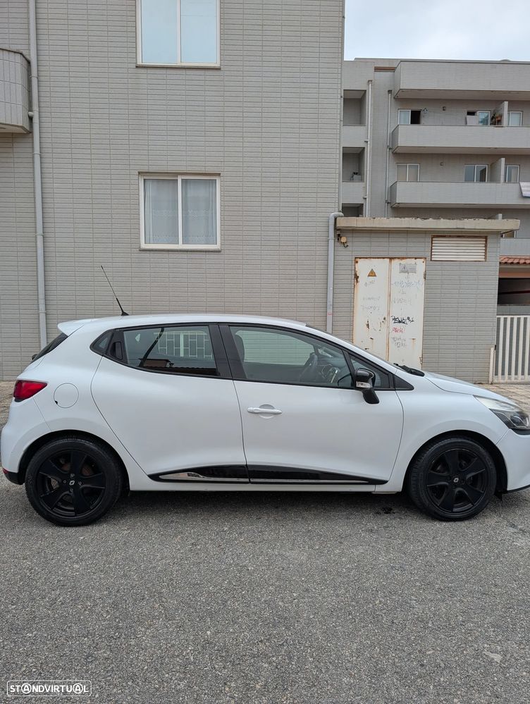 Renault Clio 0.9 TCE Dynamique S - 11
