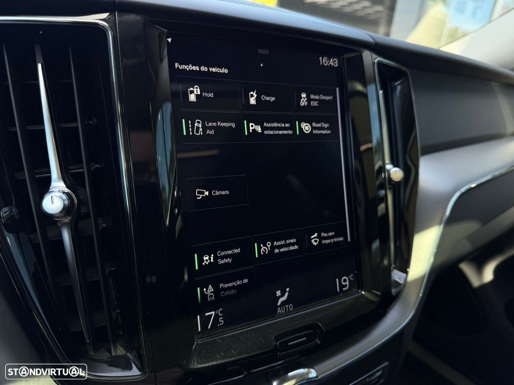 Volvo XC 60 2.0 T8 PHEV Momentum Plus AWD - 41