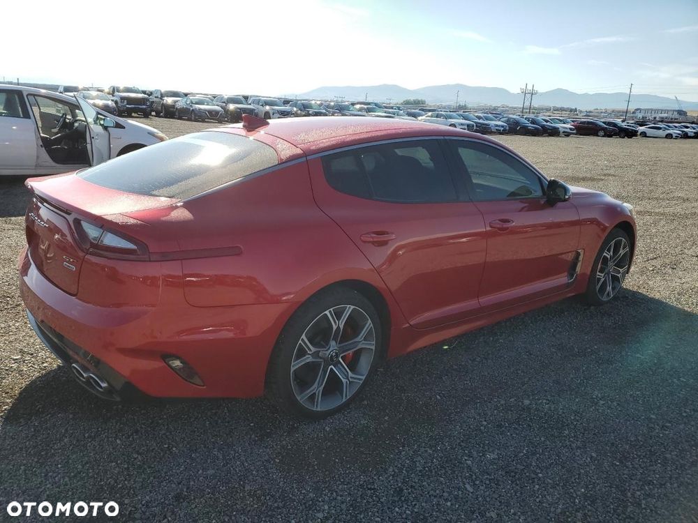 Kia Stinger - 4