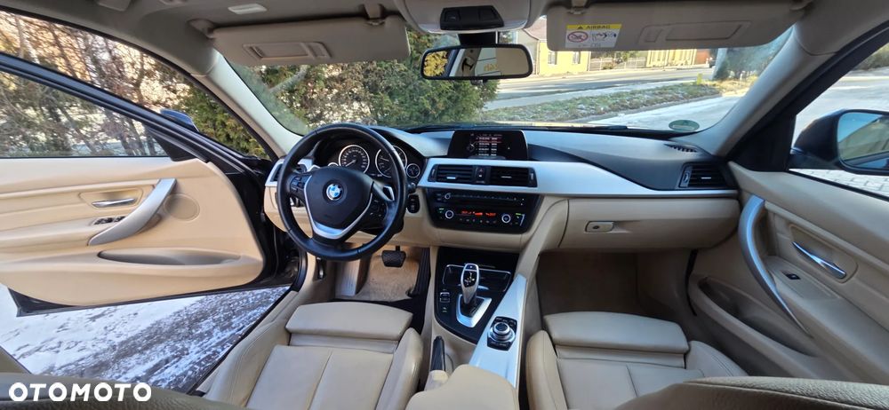 BMW Seria 3 325d Sport-Aut Luxury Line - 33