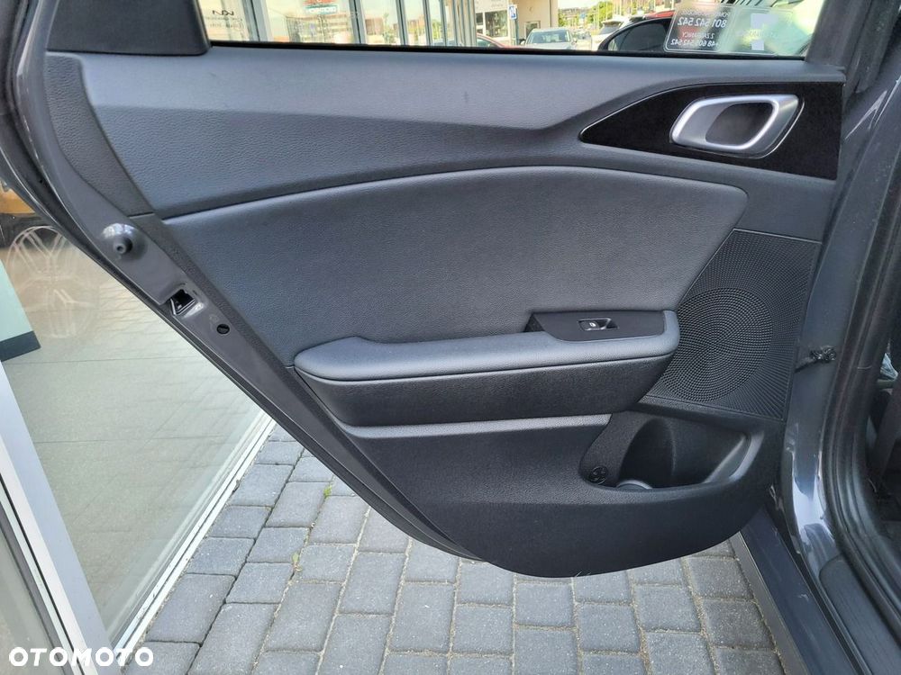 Kia Ceed 1.5 T-GDI Business Line - 12