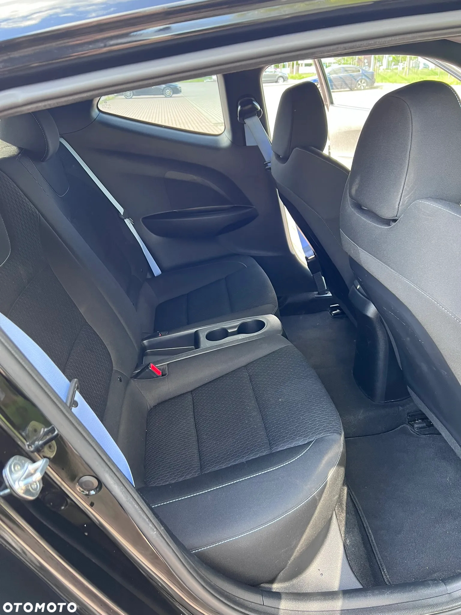 Hyundai Veloster - 16
