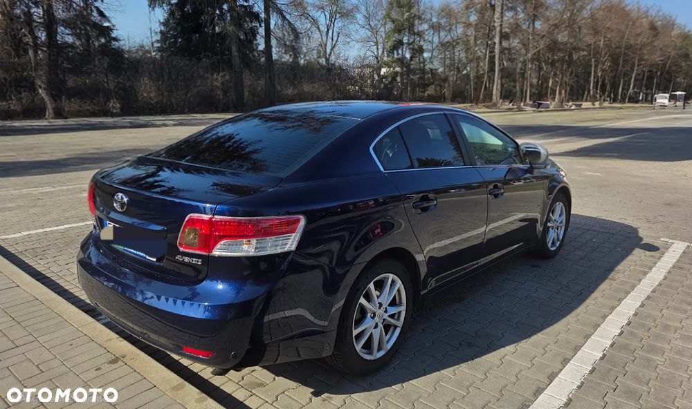 Toyota Avensis 1.8 Sol EU5 MS - 9