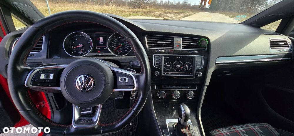 Volkswagen Golf GTI (BlueMotion Technology) DSG - 22