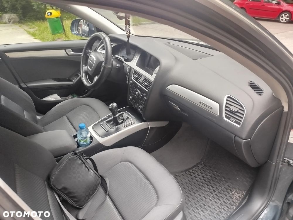 Audi A4 Avant 2.0 TDI - 8