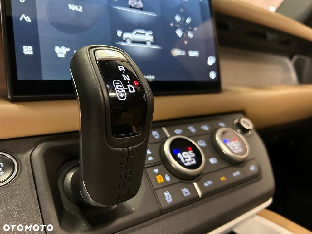 Land Rover Defender 3.0 D250 mHEV X-Dynamic HSE - 27