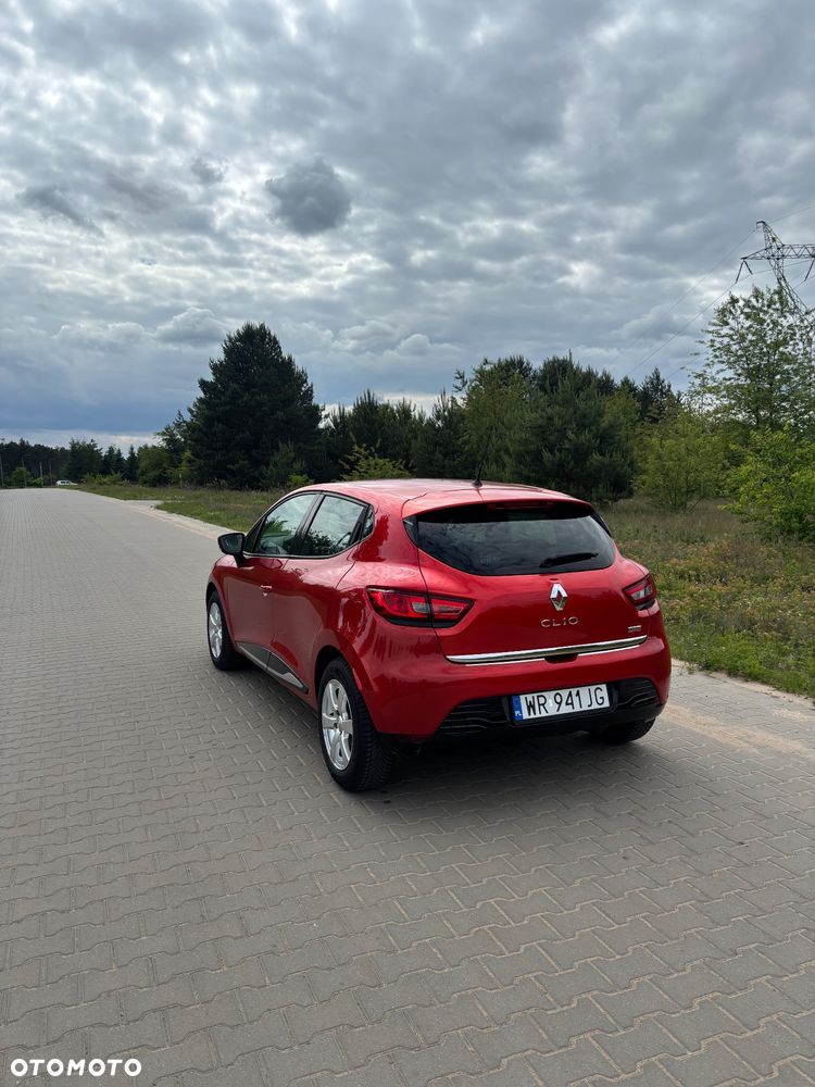 Renault Clio 1.2 16V Life - 11