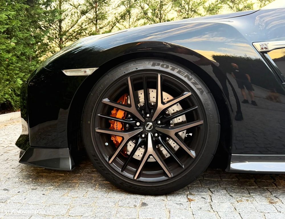 Nissan GT-R Prestige Edition - 6