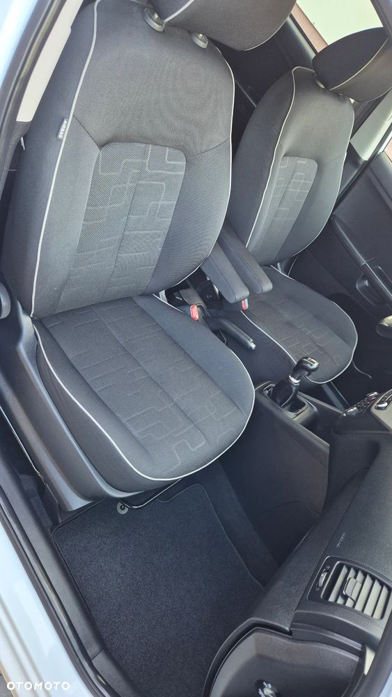 Kia Venga - 23