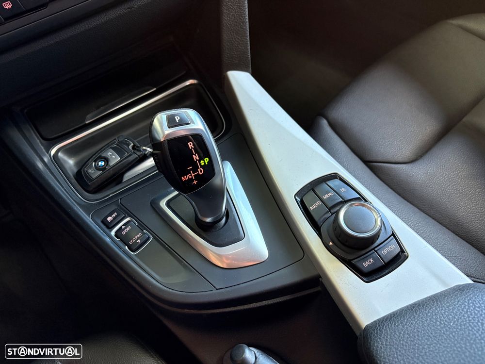BMW 318 d Aut. Sport Line - 12