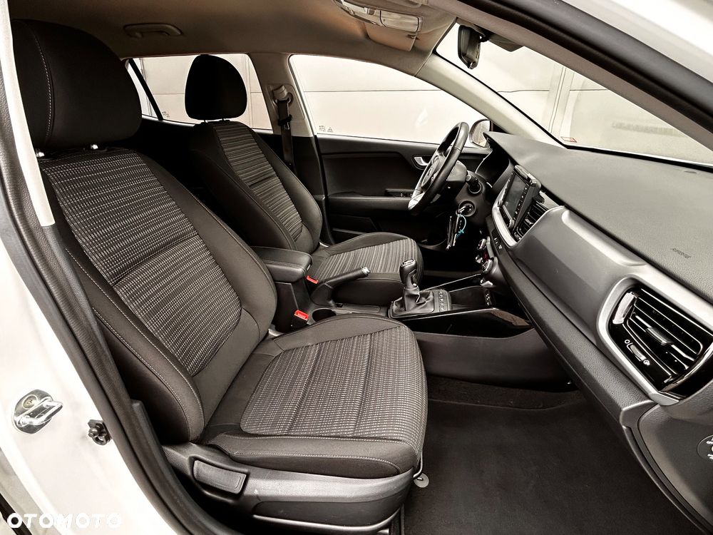 Kia Stonic - 26