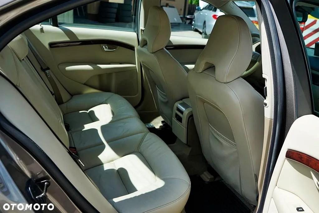 Volvo S80 2.5T Momentum - 17