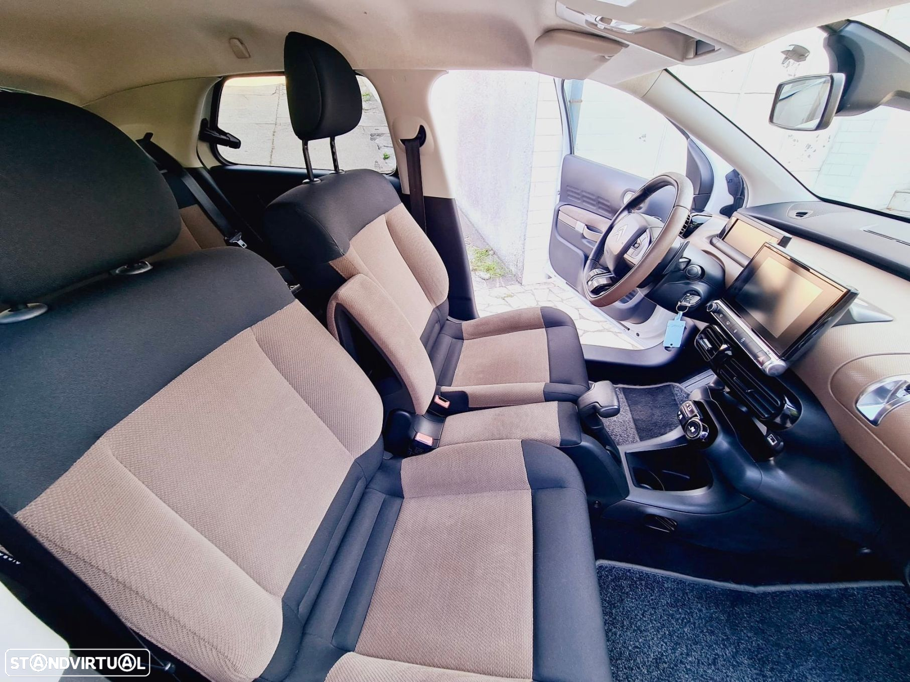 Citroën C4 Cactus 1.2 PureTech Shine Ed.Moonlight - 2