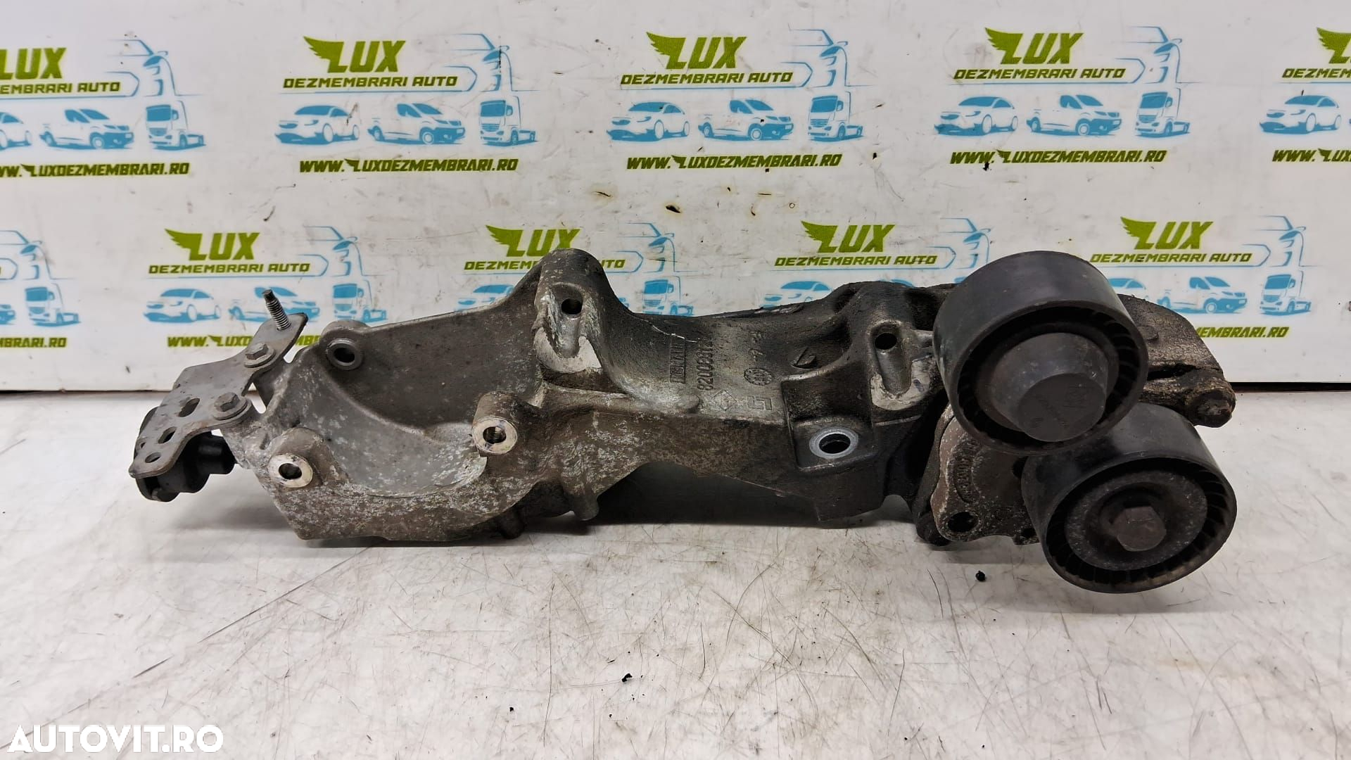 Suport accesorii 2.0 dci M9R 8200881264 Renault Megane 3 [2008 - 2014 - 2