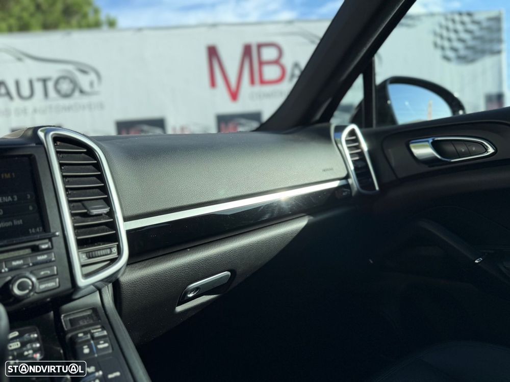 Porsche Cayenne Platinum Edition - 57