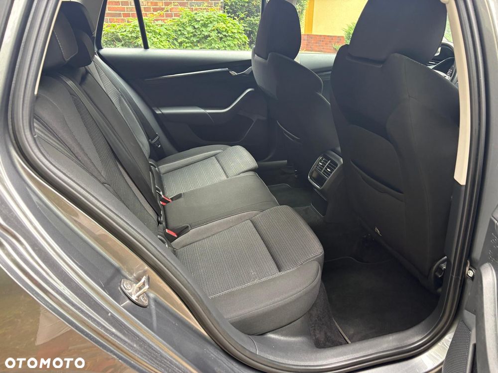 Skoda Octavia 2.0 TDI Ambition DSG - 10