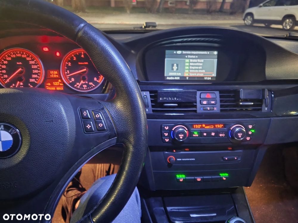 BMW Seria 3 325i - 6