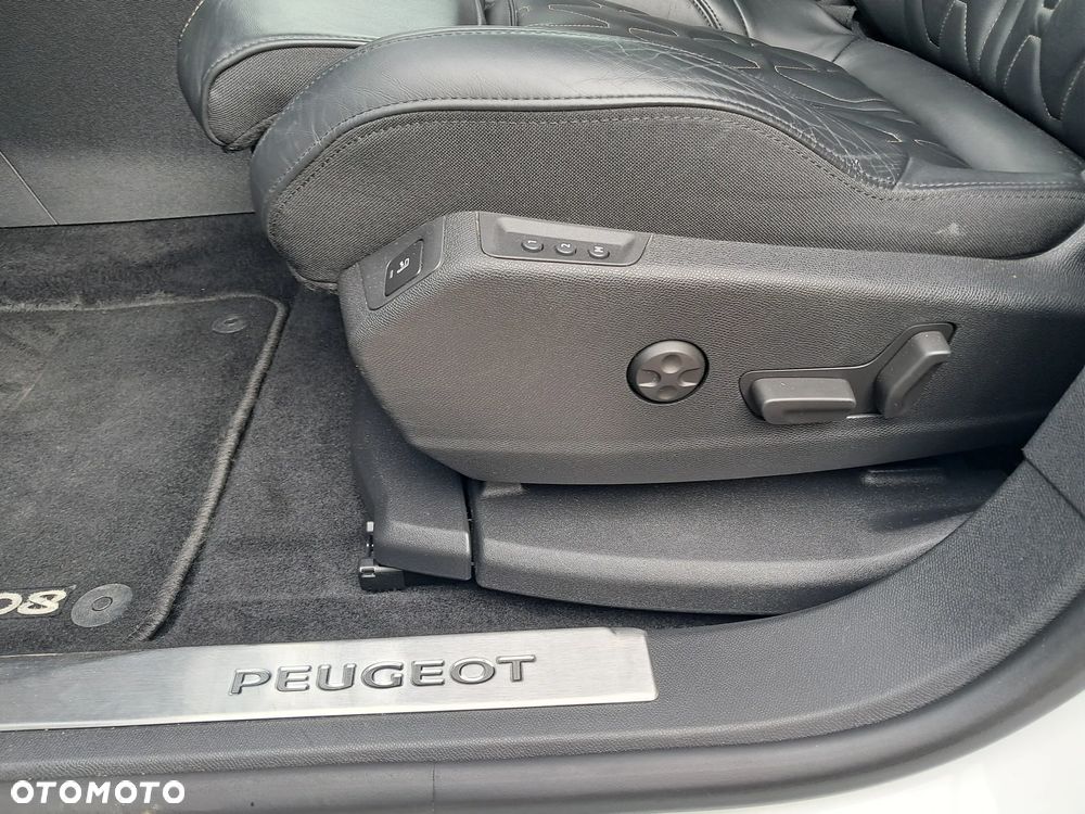 Peugeot 5008 ver-1-5-bluehdi-gt-pack-s-s-eat8 - 24