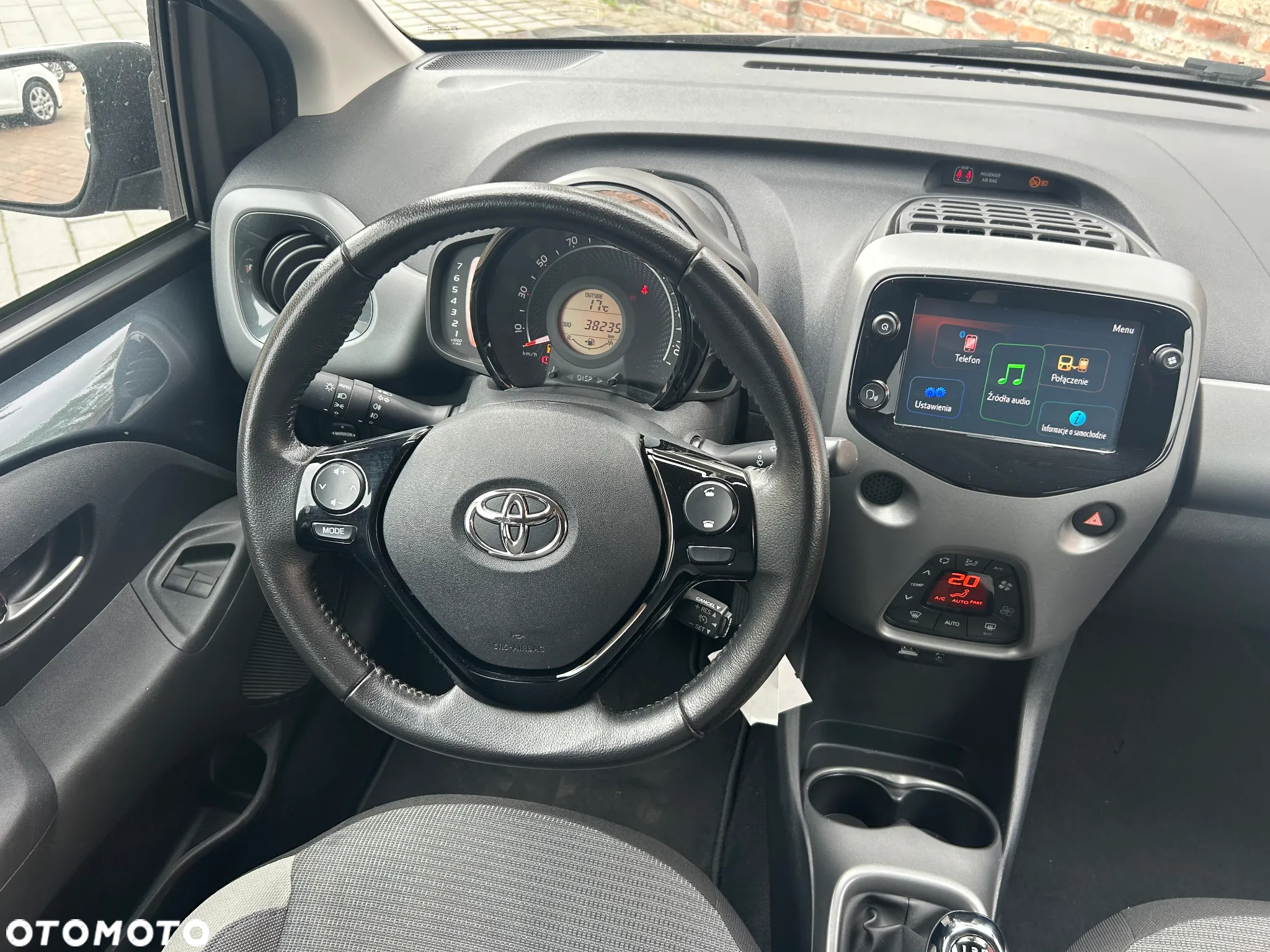 Toyota Aygo 1.0 VVT-i JBL Edition - 12