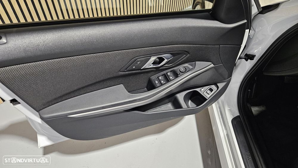 BMW 330 e Auto - 20