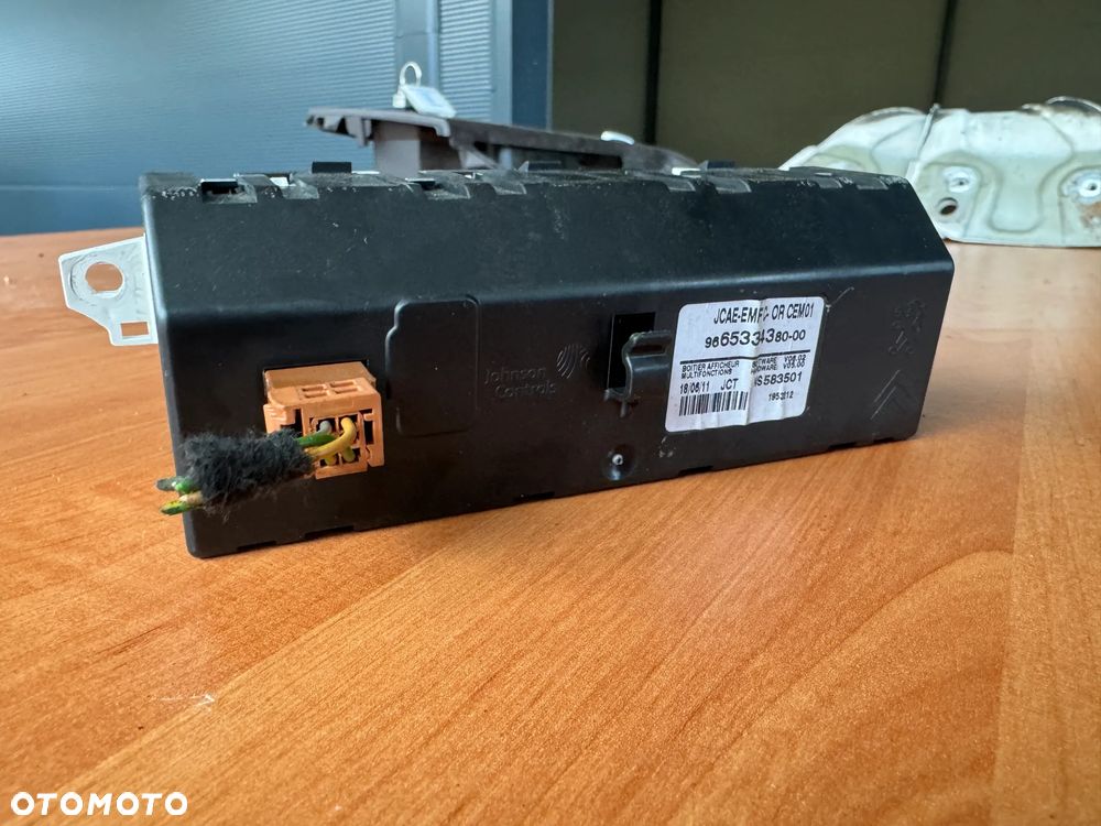 Wyświetlacz ekran Peugeot 3008 9665334380 - 3