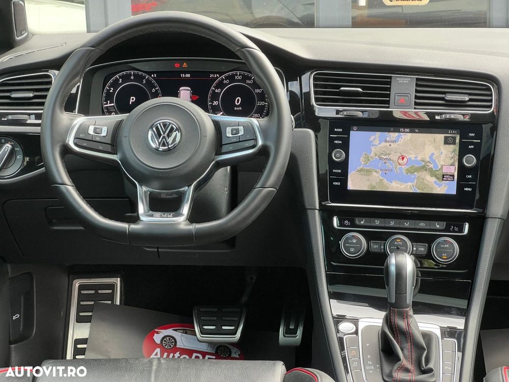 Volkswagen Golf - 10