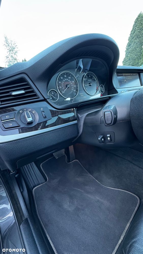 BMW Seria 5 528i xDrive Luxury Line - 14