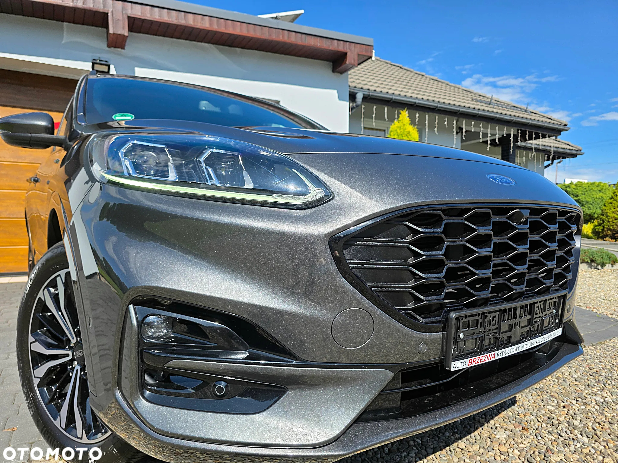 Ford Kuga 2.5 Duratec FHEV 4x4 ST-LINE X - 8