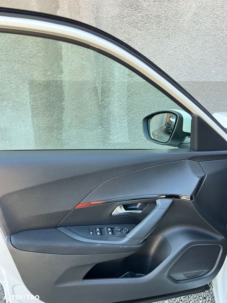 Peugeot 2008 - 12