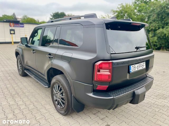 Toyota Land Cruiser - 4