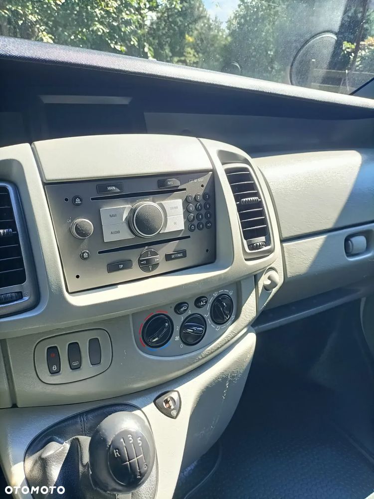 Opel Vivaro - 8