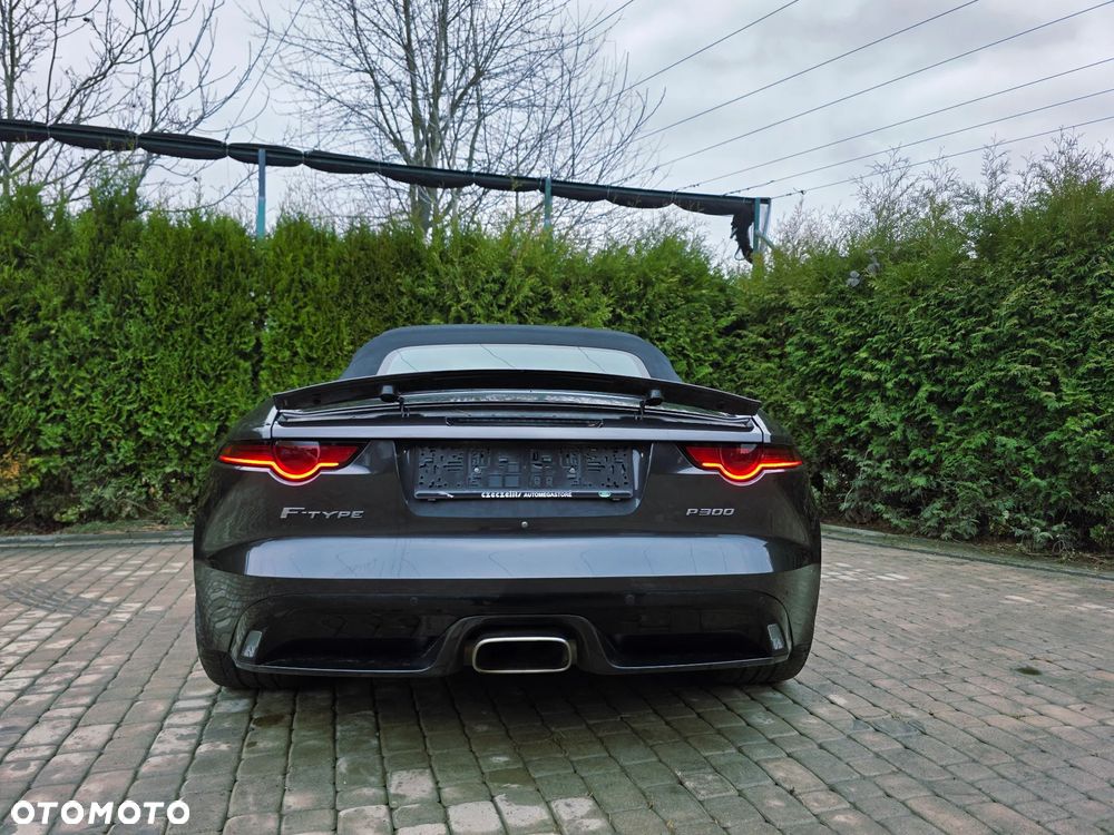 Jaguar F-Type P300 R-Dynamic - 7