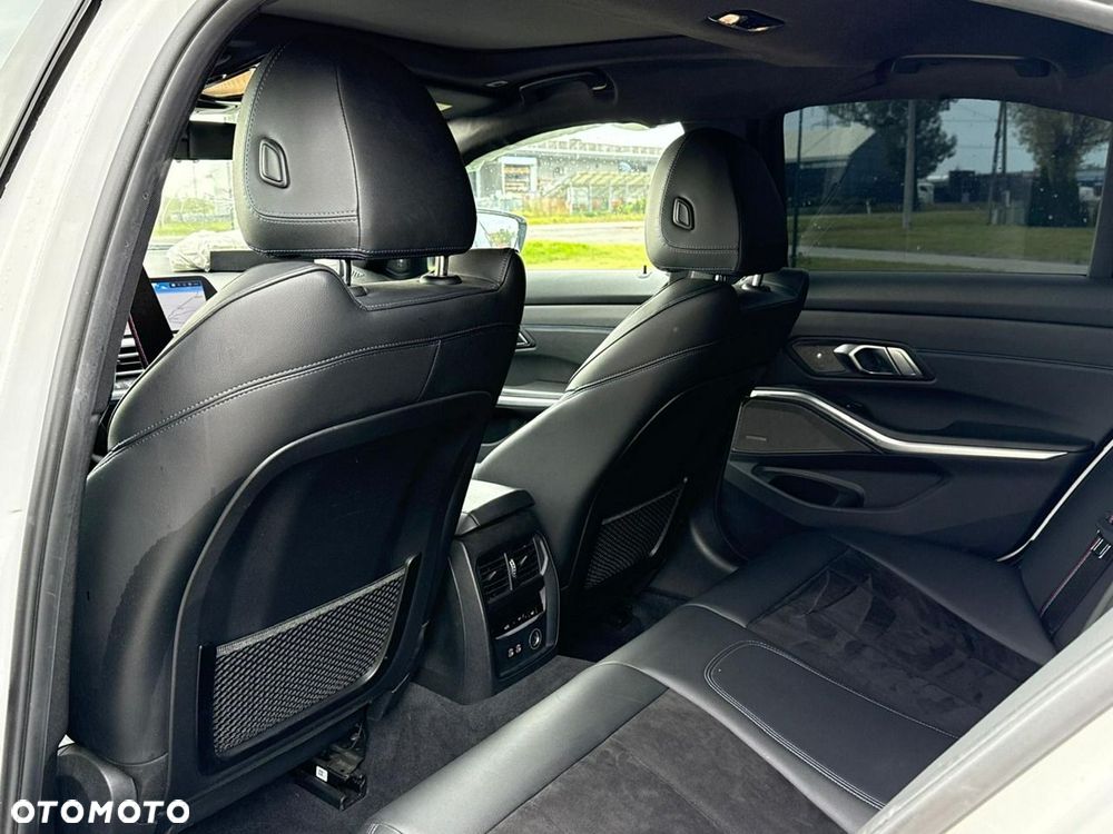 BMW Seria 3 330d M Sport sport - 16