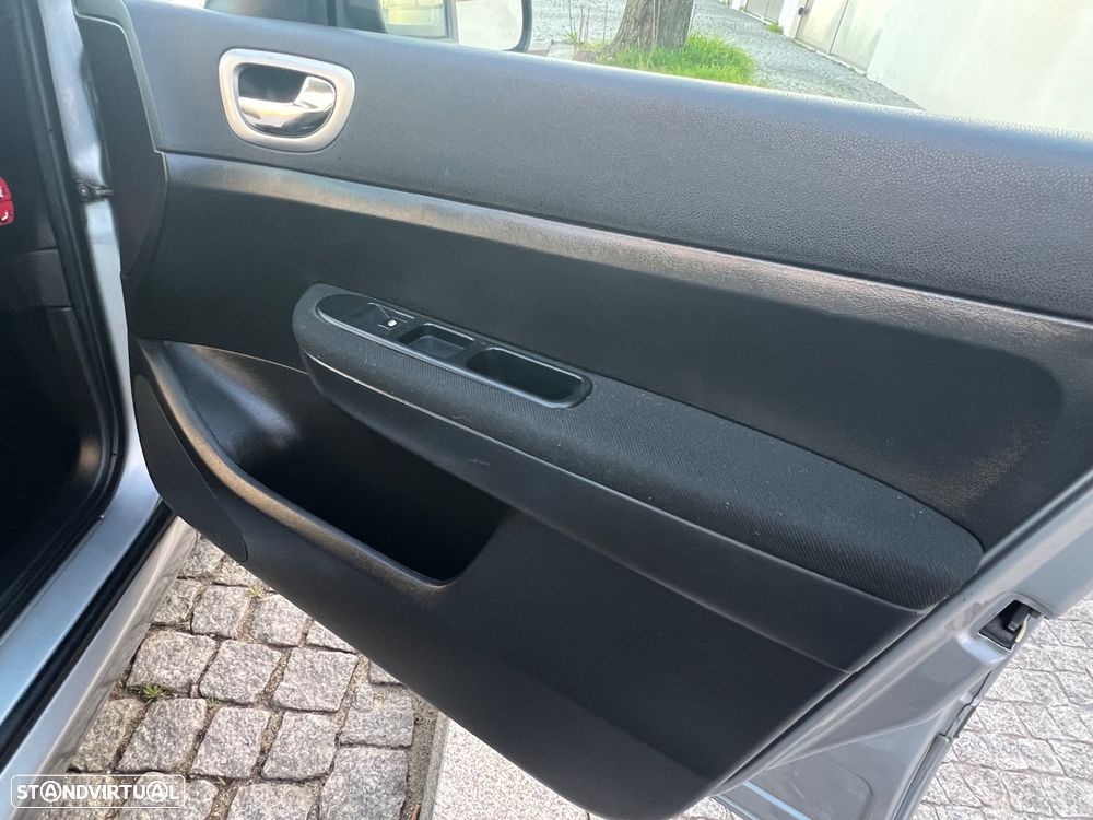 Peugeot 307 1.4 HDi Premium - 12